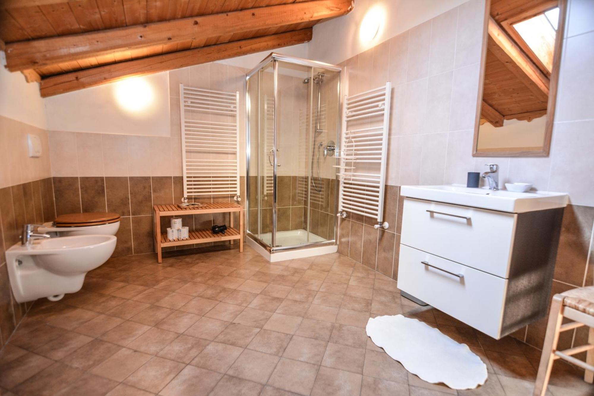 Agritur Airone Bed & Camping Levico Terme Værelse billede
