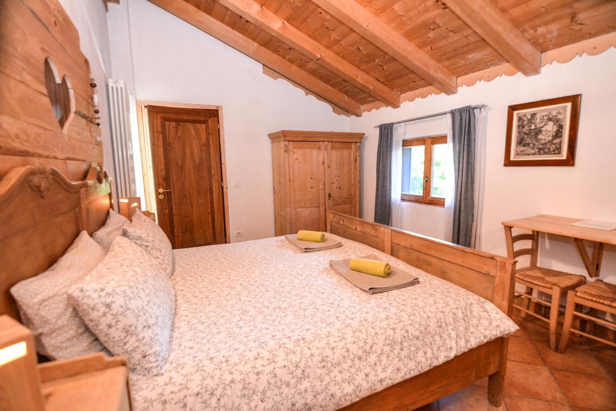Agritur Airone Bed & Camping Levico Terme Værelse billede